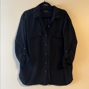 Banana Republic Button Down Shirt with Long Sleeves and Relaxed Fit in Black